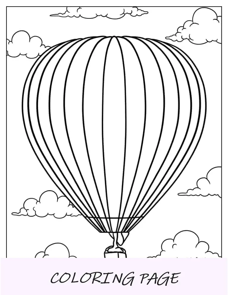 Grande balão de ar quente flutuando nas nuvens
