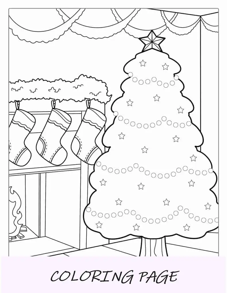 Árbol de Navidad y medias sobre el manto